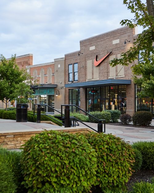 shopping at the legends and staying at chateau avalon in kansas city